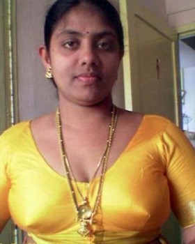 मेरी सैक्सी अम्मी को चाचा ने चोदा
