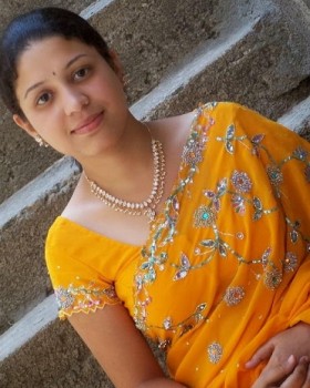 स्टोर रूम के अंदर नंदोई साथ मस्ती